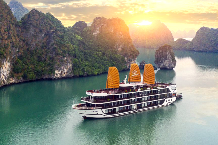 du thuyen la regina legend viet feeling travel - Du thuyền Vịnh Lan Hạ 1 Ngày