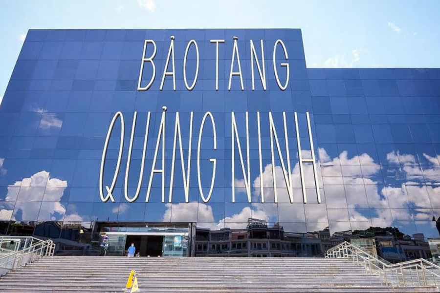 Bao Tang Quang Ninh - Du thuyền vịnh Lan Hạ