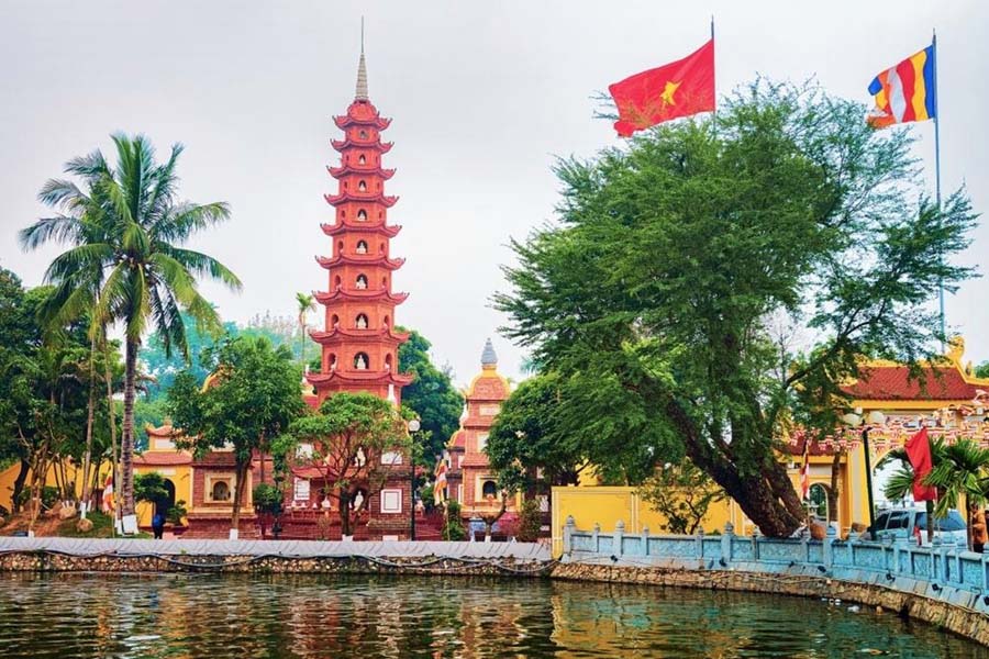 Chùa Trấn Quốc .Trong lịch trình Tour Du Lịch Miền Bắc 7N6D Từ Hà Nội